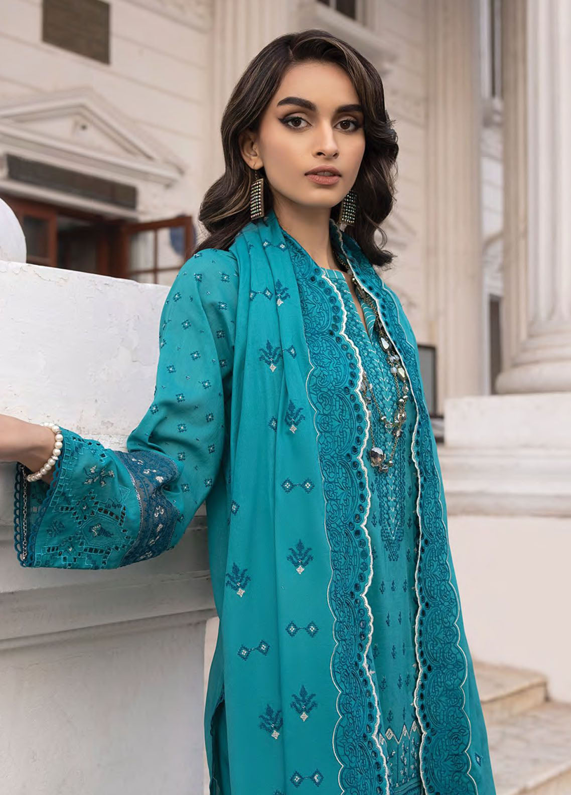 Spring By LSM Lakhany Embroidered Lawn 3 Piece Unstitched Suit LSM24S LG-AA-0017 Spring By LSM Lakhany Embroidered Lawn 3 Piece Unstitched Suit LSM24S LG-AA-0017