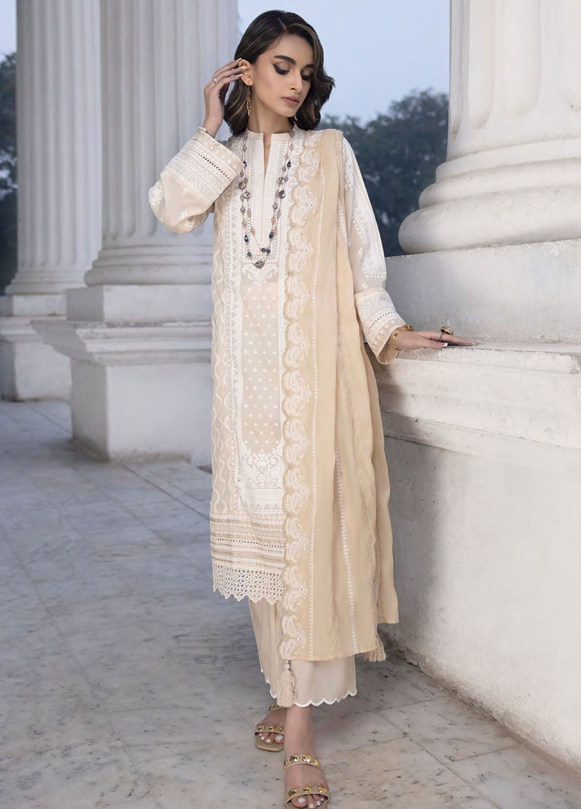 Spring By LSM Lakhany Embroidered Lawn 3 Piece Unstitched Suit LSM24S LG-SR-0122 Spring By LSM Lakhany Embroidered Lawn 3 Piece Unstitched Suit LSM24S LG-SR-0122