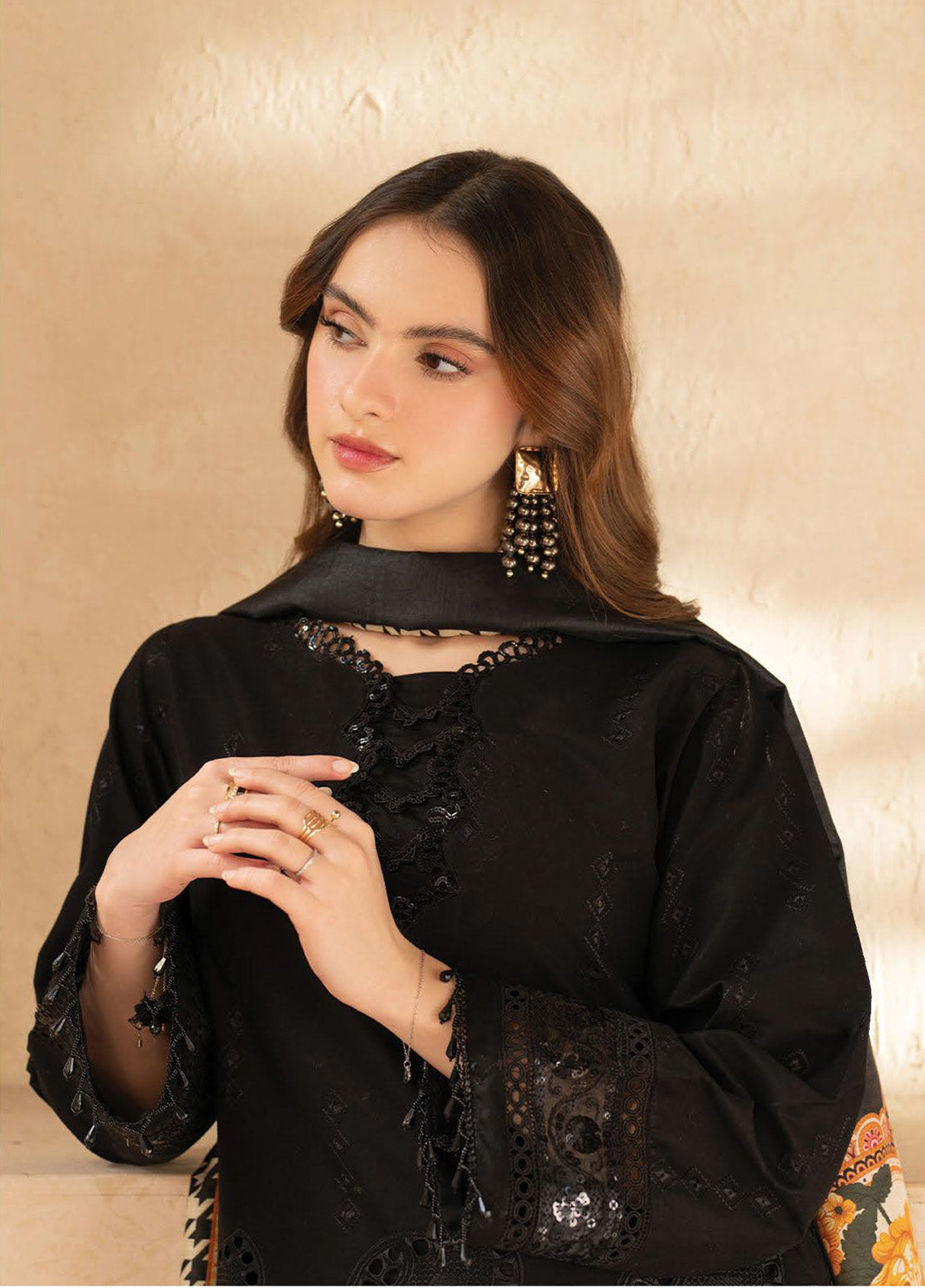 Stella By Mahnur Embroidered Lawn 3 Piece Unstitched Suit MN25S D-03A ZARA Stella By Mahnur Embroidered Lawn 3 Piece Unstitched Suit MN25S D-03A ZARA