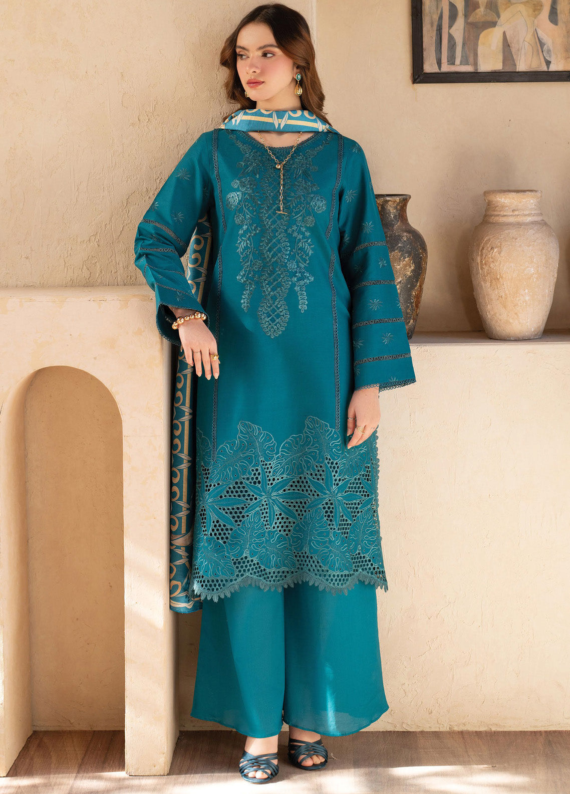 Stella By Mahnur Embroidered Lawn 3 Piece Unstitched Suit MN25S D-03B SEPHORA Stella By Mahnur Embroidered Lawn 3 Piece Unstitched Suit MN25S D-03B SEPHORA