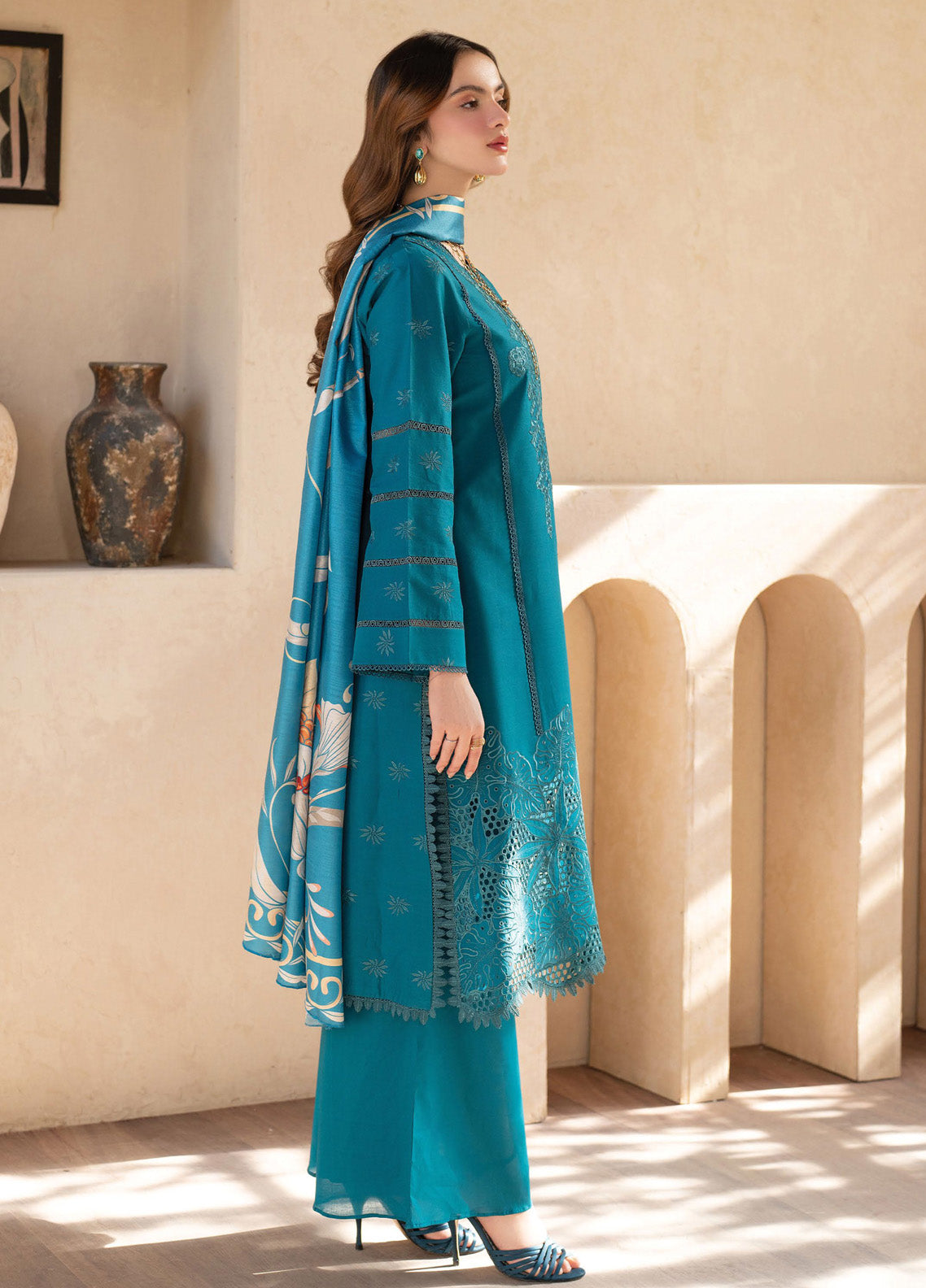 Stella By Mahnur Embroidered Lawn 3 Piece Unstitched Suit MN25S D-03B SEPHORA Stella By Mahnur Embroidered Lawn 3 Piece Unstitched Suit MN25S D-03B SEPHORA