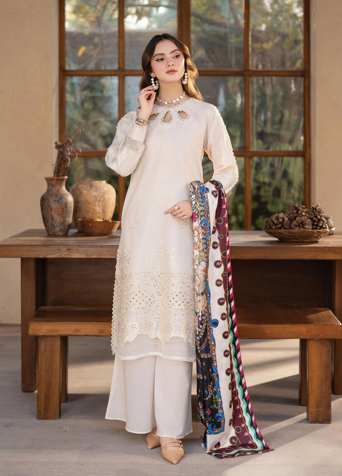 Stella By Mahnur Embroidered Lawn 3 Piece Unstitched Suit MN25S D-04B LUNA Stella By Mahnur Embroidered Lawn 3 Piece Unstitched Suit MN25S D-04B LUNA
