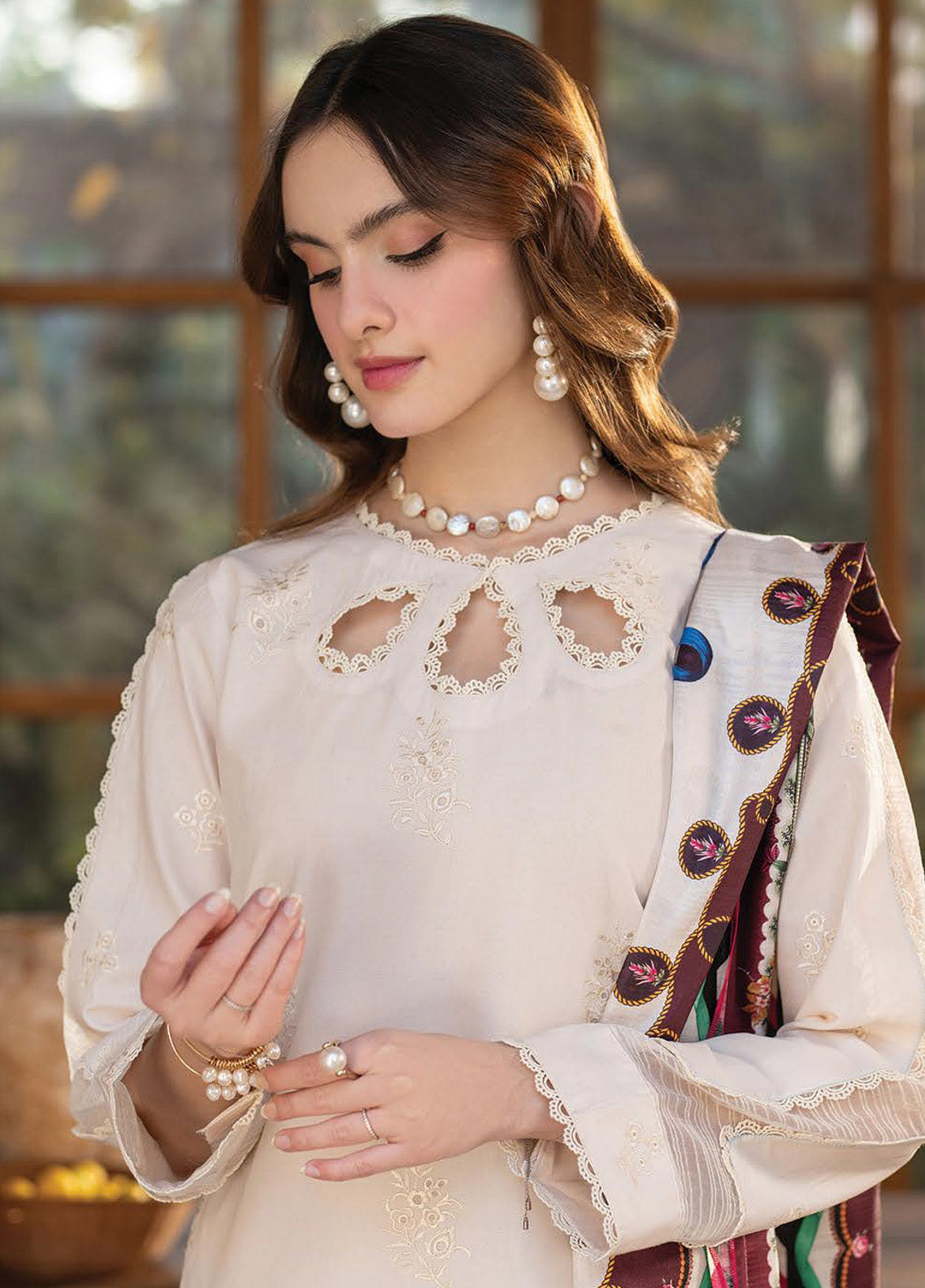 Stella By Mahnur Embroidered Lawn 3 Piece Unstitched Suit MN25S D-04B LUNA Stella By Mahnur Embroidered Lawn 3 Piece Unstitched Suit MN25S D-04B LUNA