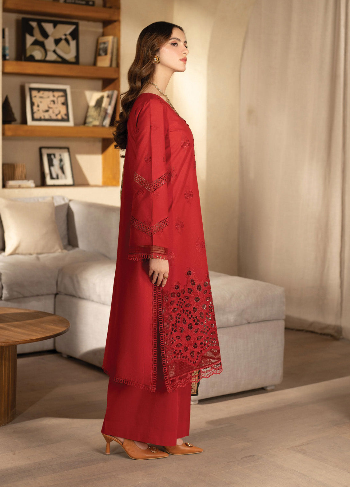 Stella By Mahnur Embroidered Lawn 3 Piece Unstitched Suit MN25S D-06A JULIETTE Stella By Mahnur Embroidered Lawn 3 Piece Unstitched Suit MN25S D-06A JULIETTE