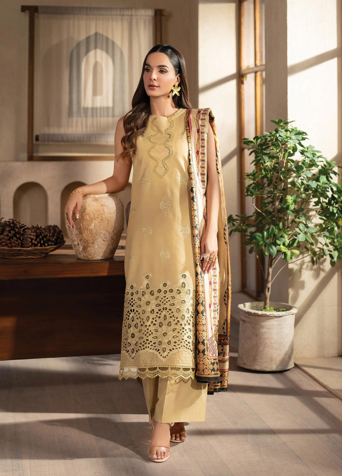 Stella By Mahnur Embroidered Lawn 3 Piece Unstitched Suit MN25S D-06B VERA Stella By Mahnur Embroidered Lawn 3 Piece Unstitched Suit MN25S D-06B VERA
