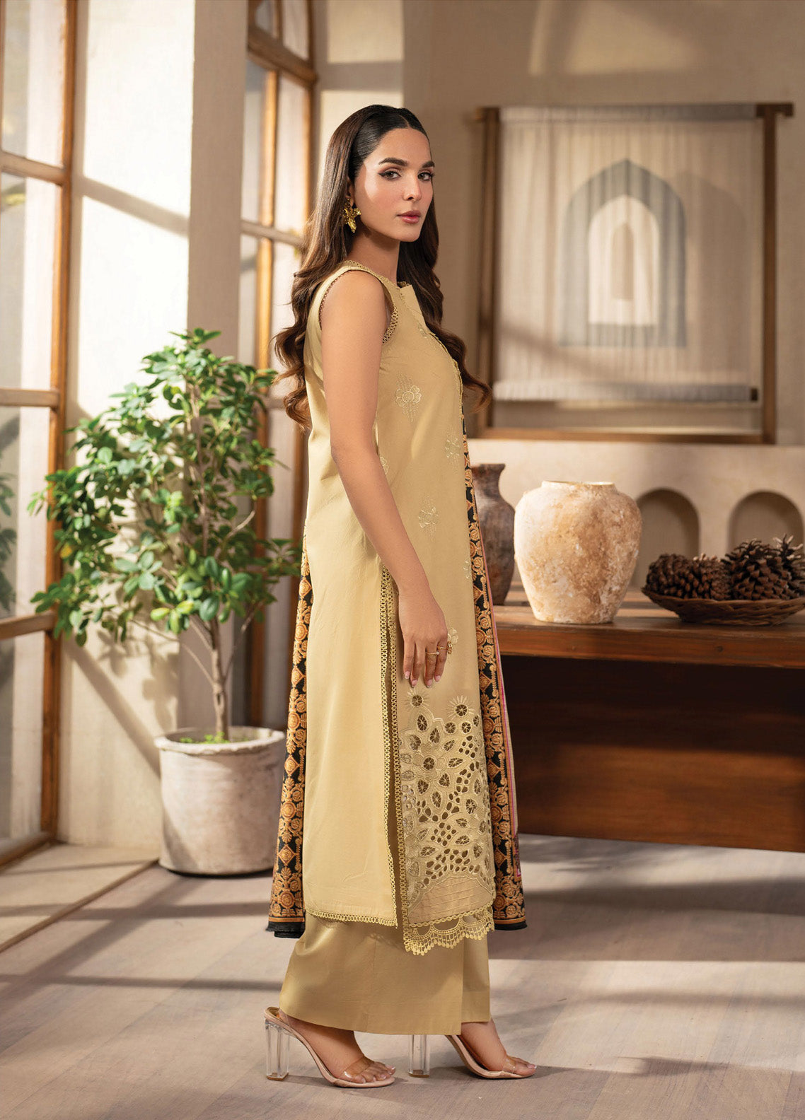 Stella By Mahnur Embroidered Lawn 3 Piece Unstitched Suit MN25S D-06B VERA Stella By Mahnur Embroidered Lawn 3 Piece Unstitched Suit MN25S D-06B VERA