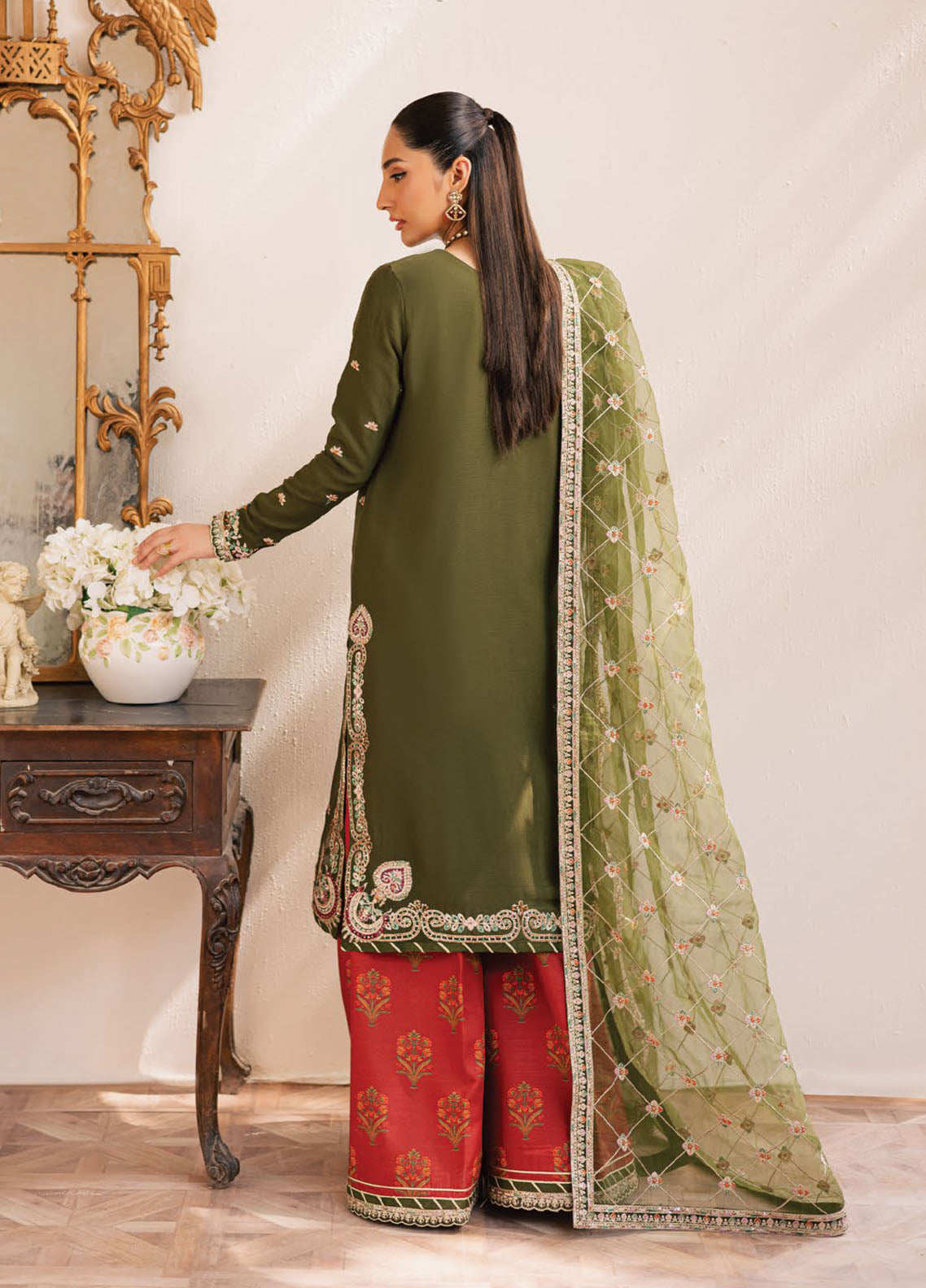 Suave By Emaan Adeel Embroidered Chiffon 3 Piece Unstitched Suit EA25SLF D-ORAYA Suave By Emaan Adeel Embroidered Chiffon 3 Piece Unstitched Suit EA25SLF D-ORAYA