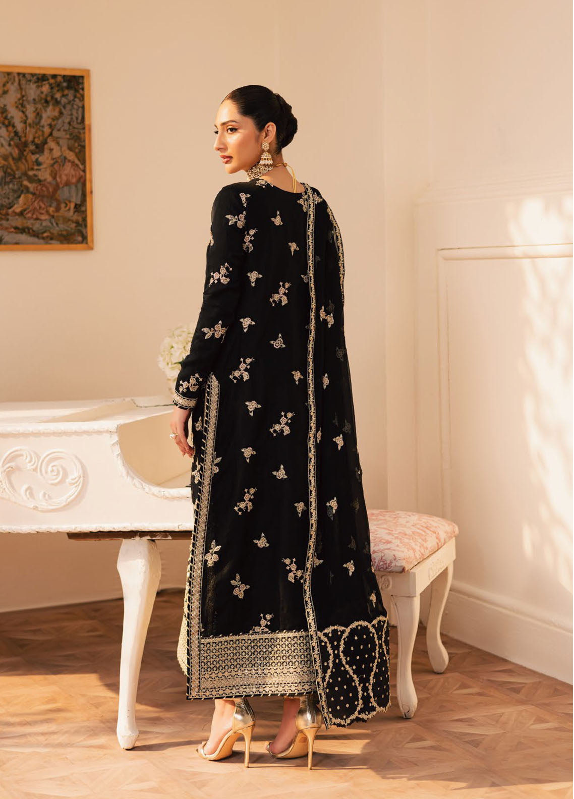 Suave By Emaan Adeel Embroidered Chiffon 3 Piece Unstitched Suit EA25SLF D-SVARA Suave By Emaan Adeel Embroidered Chiffon 3 Piece Unstitched Suit EA25SLF D-SVARA