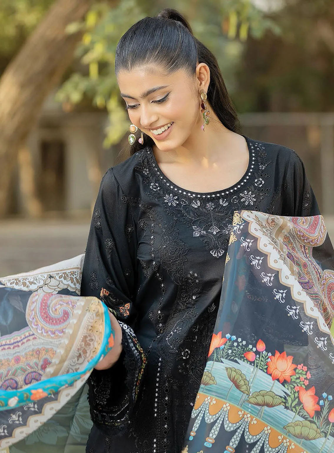 Subah-E-Roshan By Serene Premium Luxury Embroidered Lawn 3 Piece Unstitched Suit ASL-72 JAANAN Subah-E-Roshan By Serene Premium Luxury Embroidered Lawn 3 Piece Unstitched Suit ASL-72 JAANAN