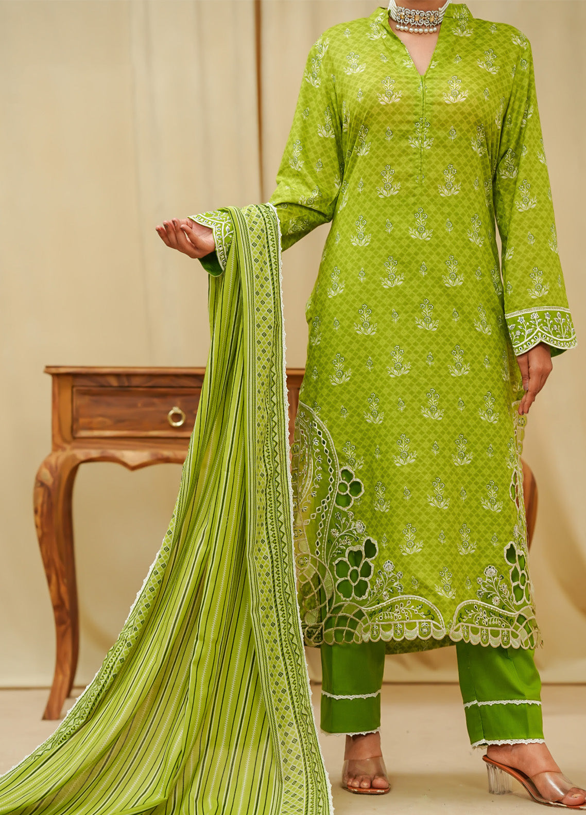 Sufina's By VS Textile Embroidered Lawn 3 Piece Unstitched Suit VS25SELV2 D-4407 Sufina's By VS Textile Embroidered Lawn 3 Piece Unstitched Suit VS25SELV2 D-4407