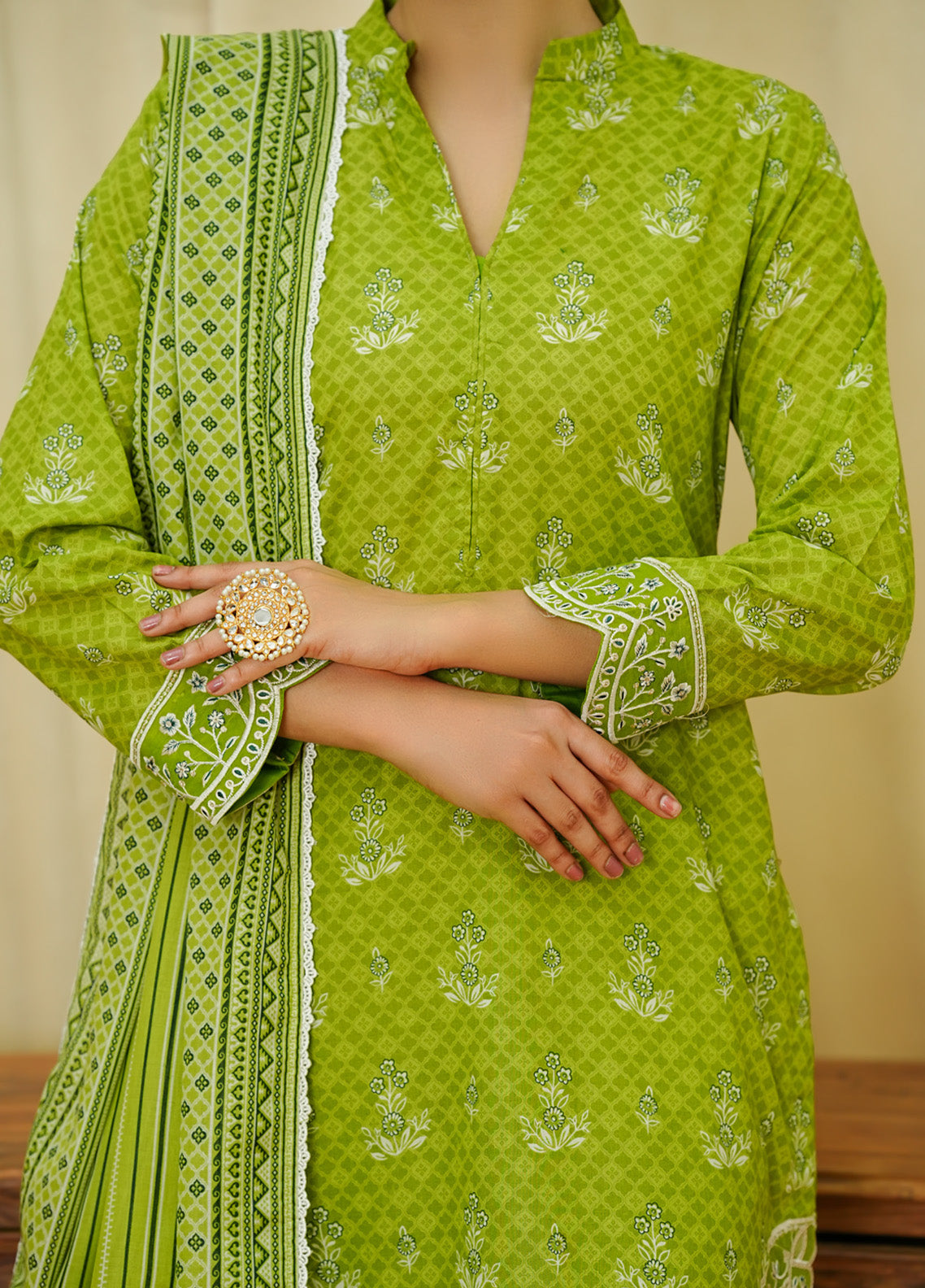 Sufina's By VS Textile Embroidered Lawn 3 Piece Unstitched Suit VS25SELV2 D-4407 Sufina's By VS Textile Embroidered Lawn 3 Piece Unstitched Suit VS25SELV2 D-4407