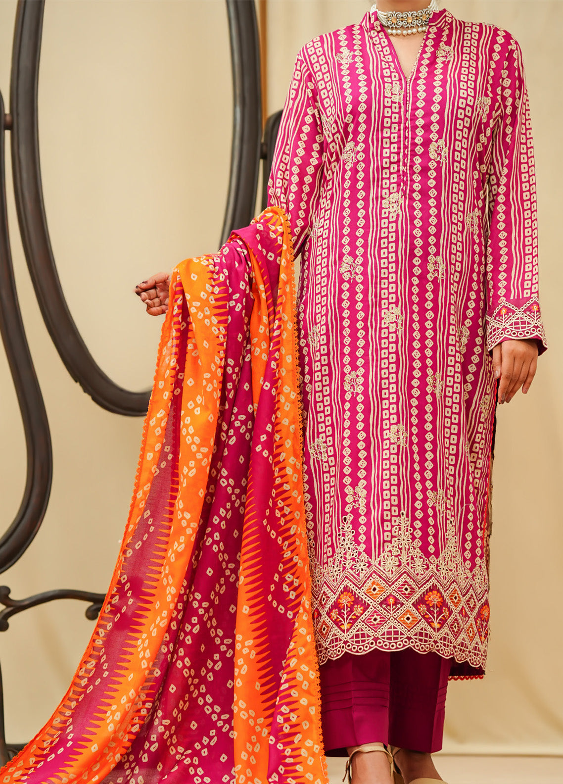 Sufina's By VS Textile Embroidered Lawn 3 Piece Unstitched Suit VS25SELV2 D-4413 Sufina's By VS Textile Embroidered Lawn 3 Piece Unstitched Suit VS25SELV2 D-4413