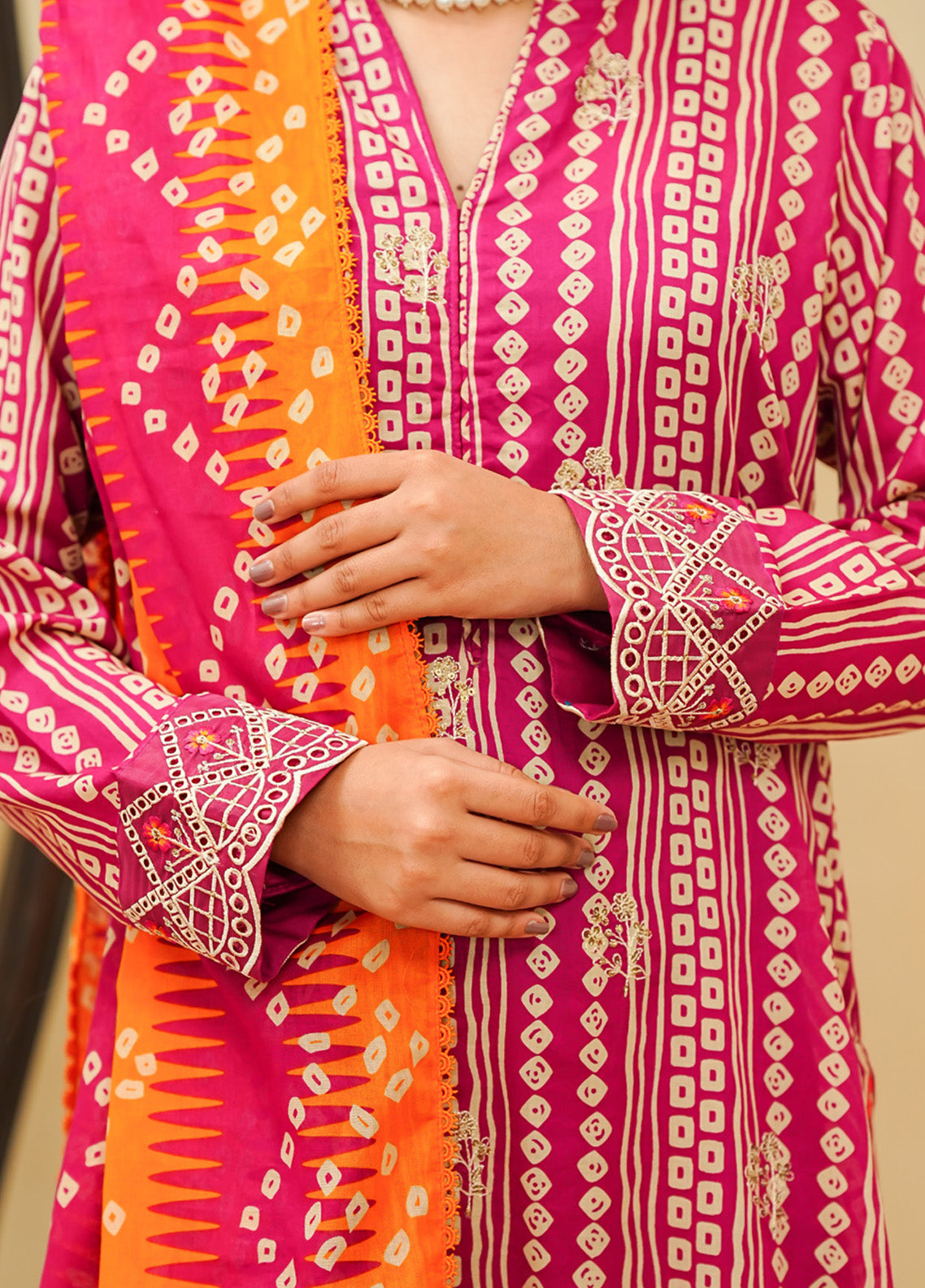 Sufina's By VS Textile Embroidered Lawn 3 Piece Unstitched Suit VS25SELV2 D-4413 Sufina's By VS Textile Embroidered Lawn 3 Piece Unstitched Suit VS25SELV2 D-4413