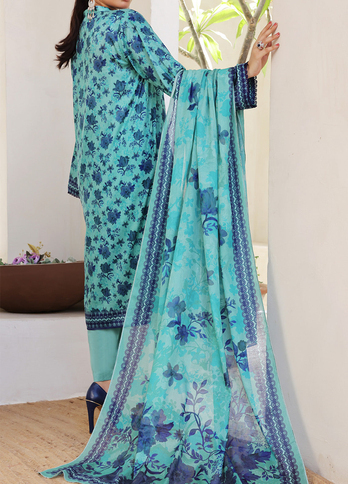 Sufina's By VS Textile Printed Lawn 3 Piece Unstitched Suit VS25PLV2 D-653 Sufina's By VS Textile Printed Lawn 3 Piece Unstitched Suit VS25PLV2 D-653