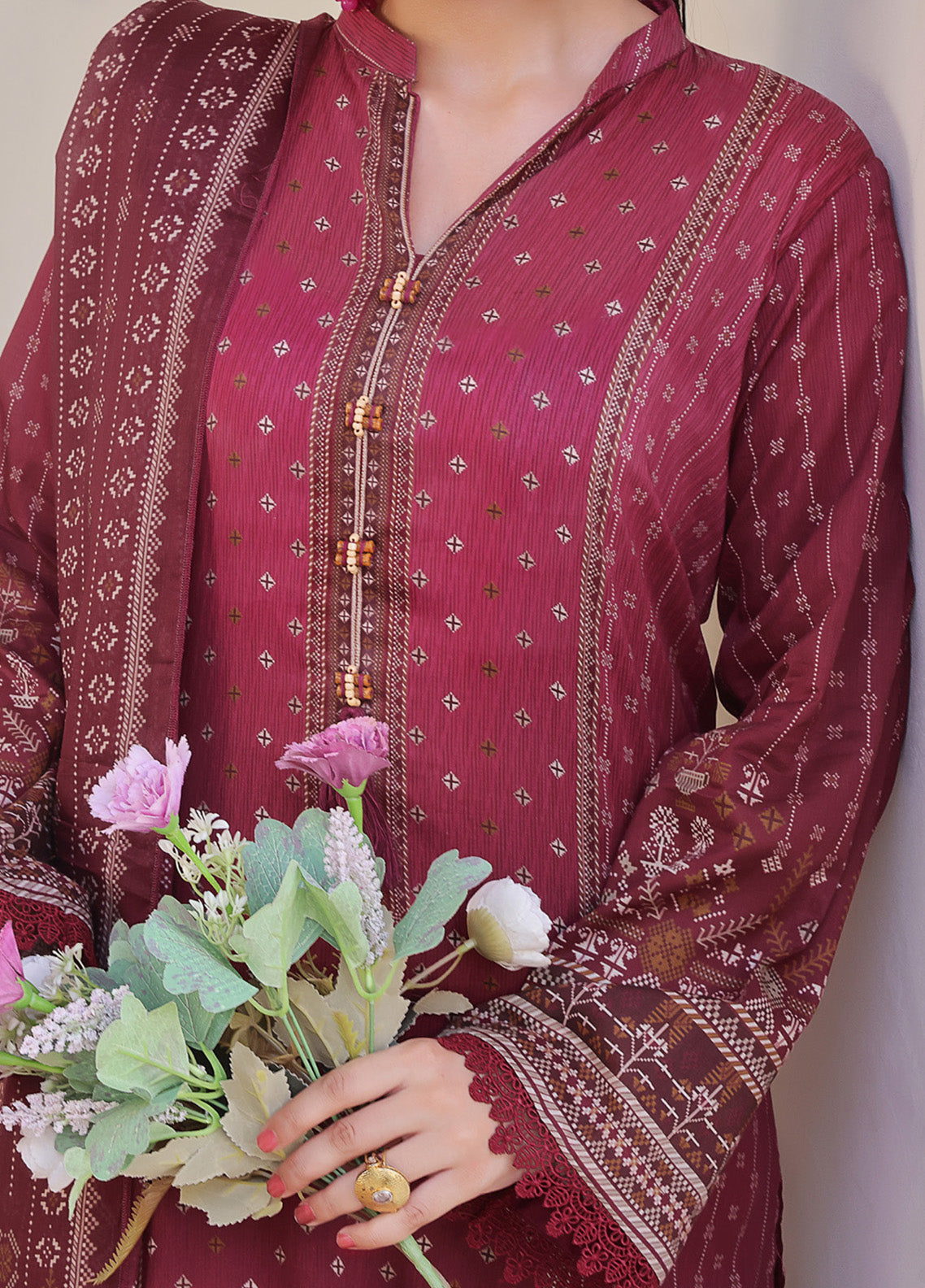 Sufina's By VS Textile Printed Lawn 3 Piece Unstitched Suit VS25PLV2 D-661 Sufina's By VS Textile Printed Lawn 3 Piece Unstitched Suit VS25PLV2 D-661