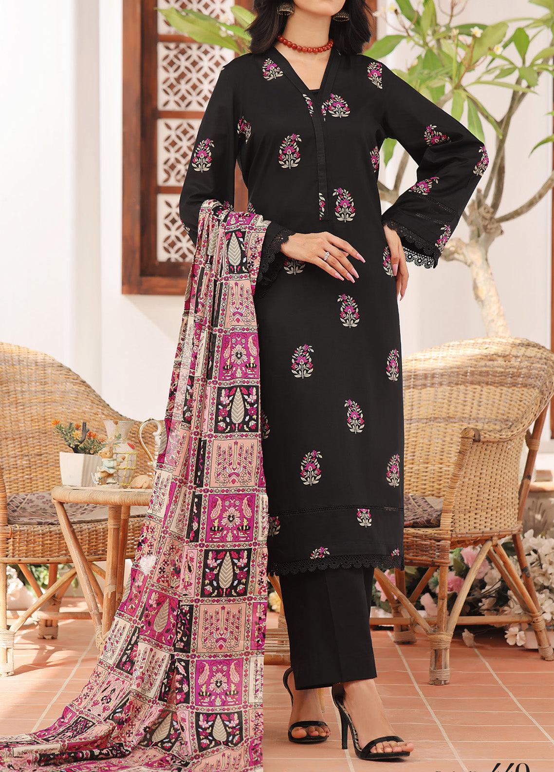 Sufina's By VS Textile Printed Lawn 3 Piece Unstitched Suit VS25SPL D-440 Sufina's By VS Textile Printed Lawn 3 Piece Unstitched Suit VS25SPL D-440