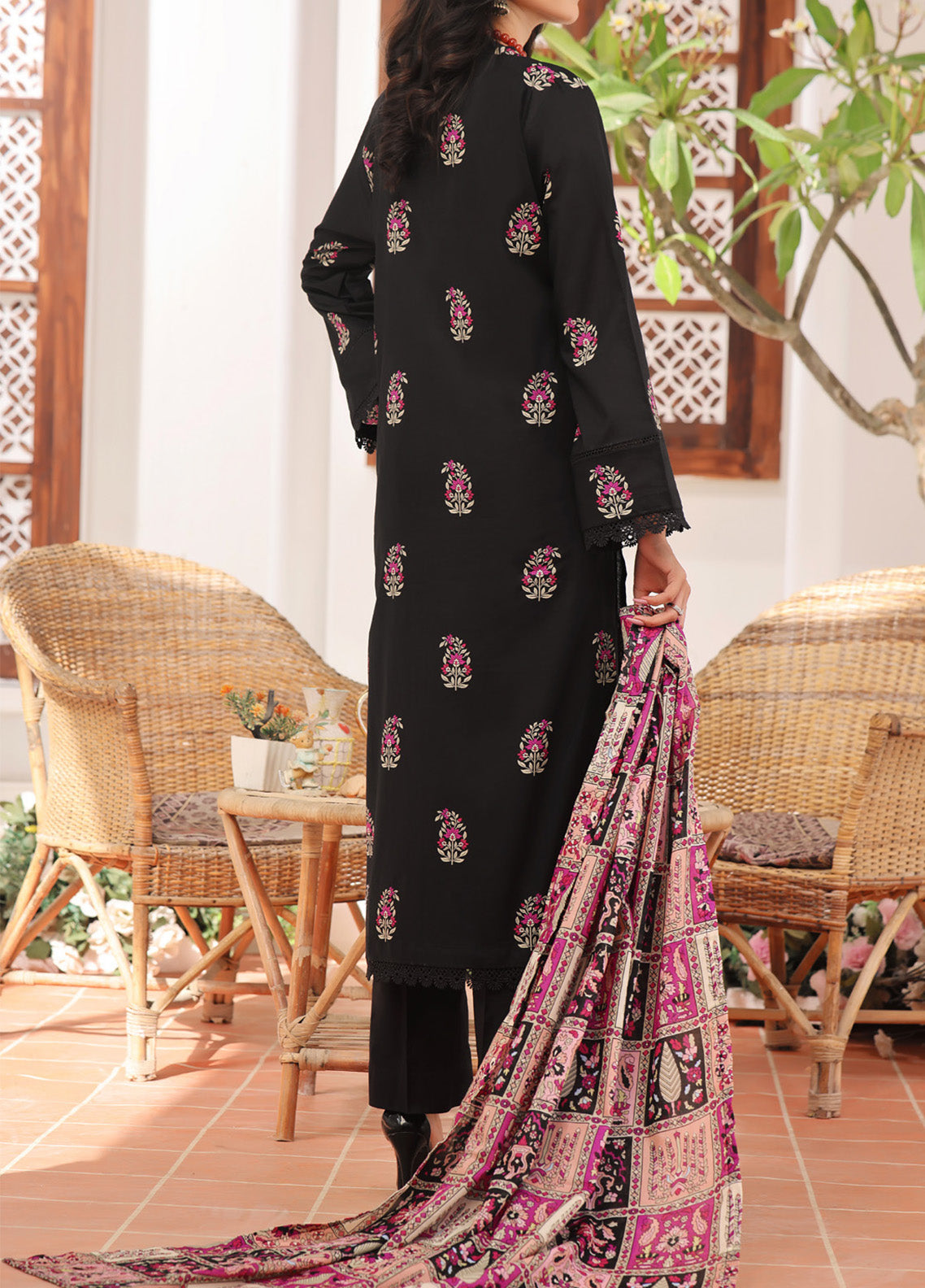 Sufina's By VS Textile Printed Lawn 3 Piece Unstitched Suit VS25SPL D-440 Sufina's By VS Textile Printed Lawn 3 Piece Unstitched Suit VS25SPL D-440
