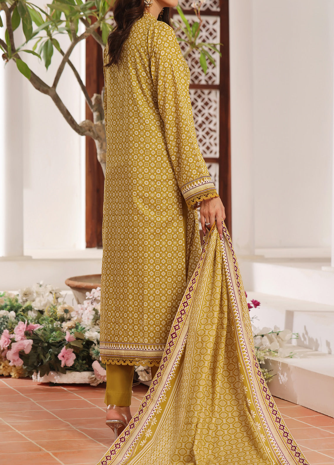 Sufina's By VS Textile Printed Lawn 3 Piece Unstitched Suit VS25SPL D-444 Sufina's By VS Textile Printed Lawn 3 Piece Unstitched Suit VS25SPL D-444