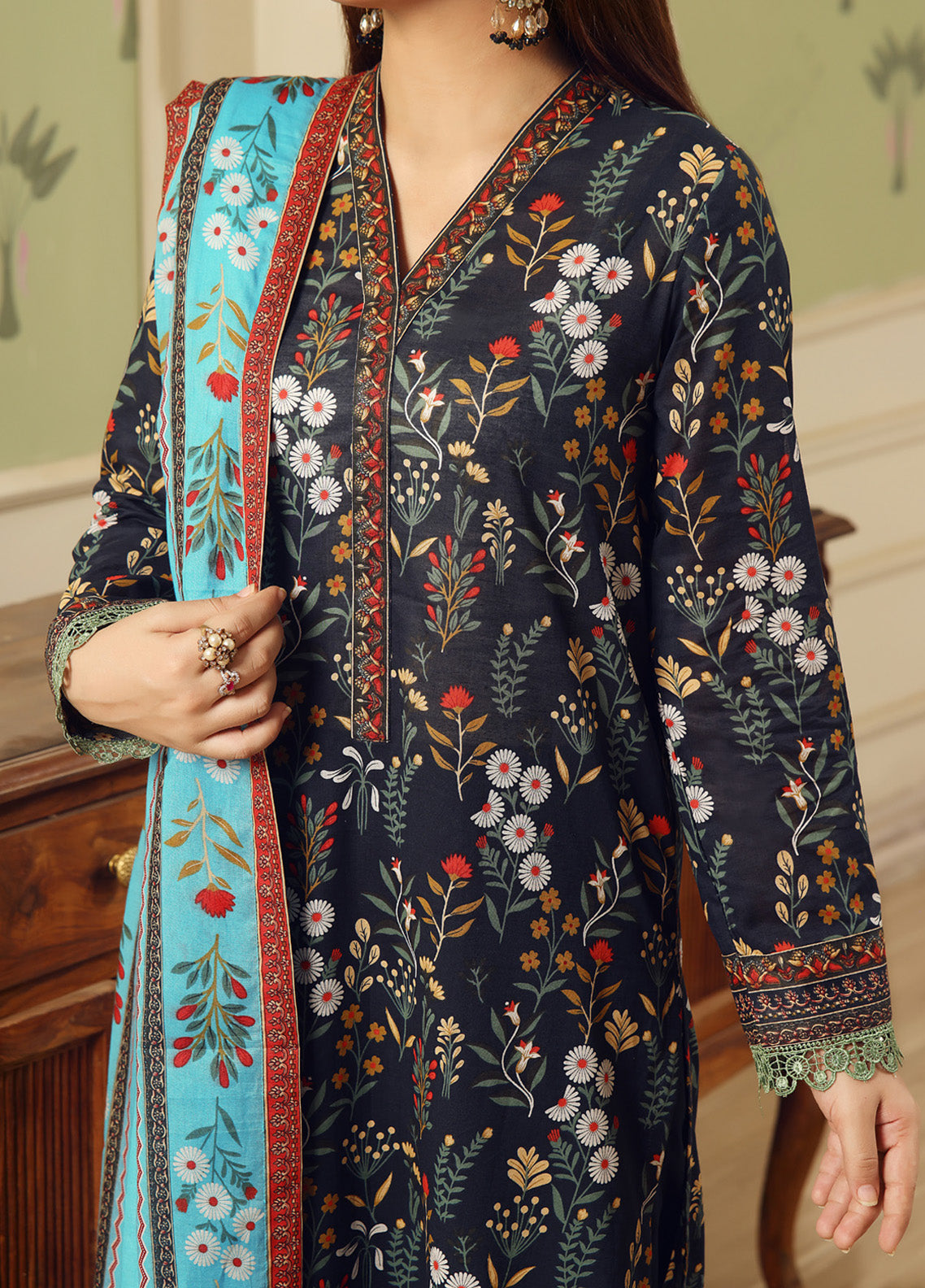 Sufina's By VS Textile Printed Lawn 3 Piece Unstitched Suit VS25SPL D-445 Sufina's By VS Textile Printed Lawn 3 Piece Unstitched Suit VS25SPL D-445