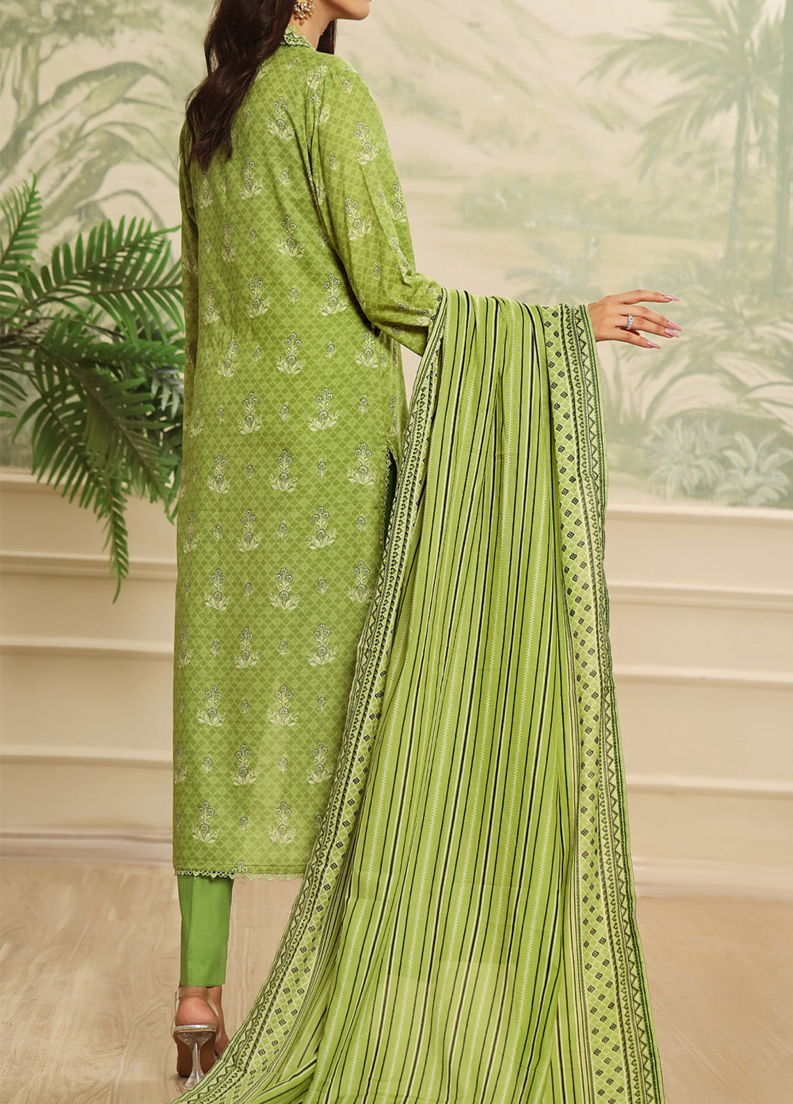 Sufina's By VS Textile Printed Lawn 3 Piece Unstitched Suit VS25SPL D-447 Sufina's By VS Textile Printed Lawn 3 Piece Unstitched Suit VS25SPL D-447