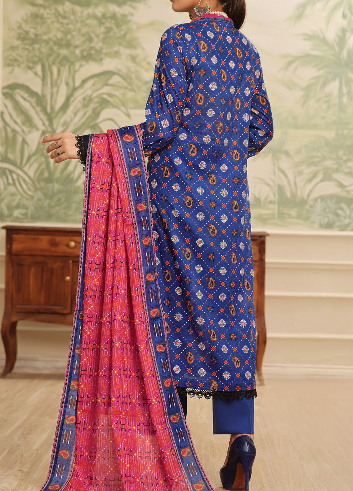 Sufina's By VS Textile Printed Lawn 3 Piece Unstitched Suit VS25SPL D-451 Sufina's By VS Textile Printed Lawn 3 Piece Unstitched Suit VS25SPL D-451
