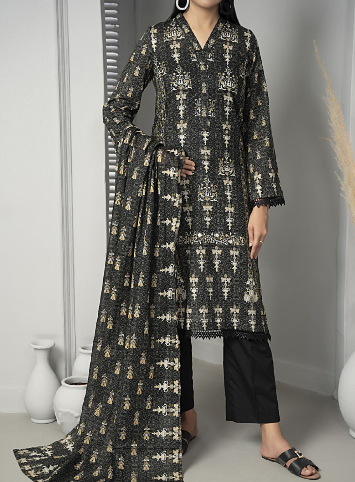 Sufinas By VS Textile Printed Lawn Black & White 3 Piece Unstitched Suit VS24S B&W D-513 Sufinas By VS Textile Printed Lawn Black & White 3 Piece Unstitched Suit VS24S B&W D-513