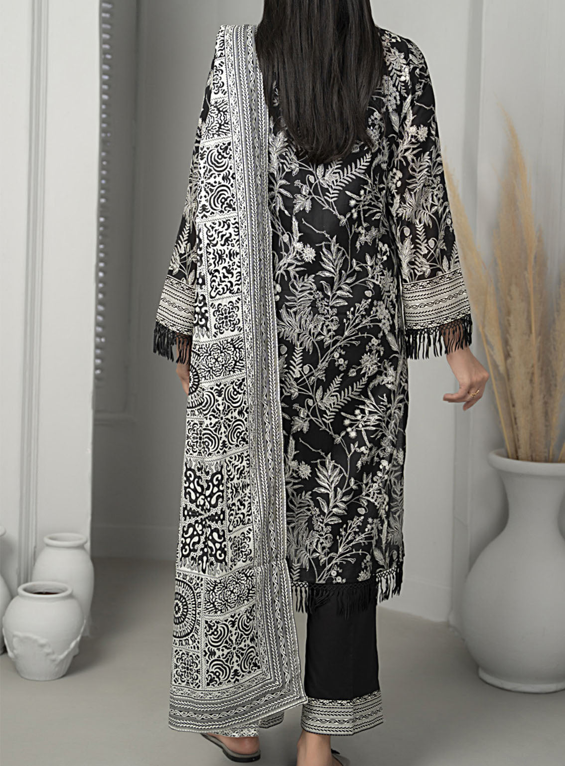 Sufinas By VS Textile Printed Lawn Black & White 3 Piece Unstitched Suit VS24S B&W D-515 Sufinas By VS Textile Printed Lawn Black & White 3 Piece Unstitched Suit VS24S B&W D-515