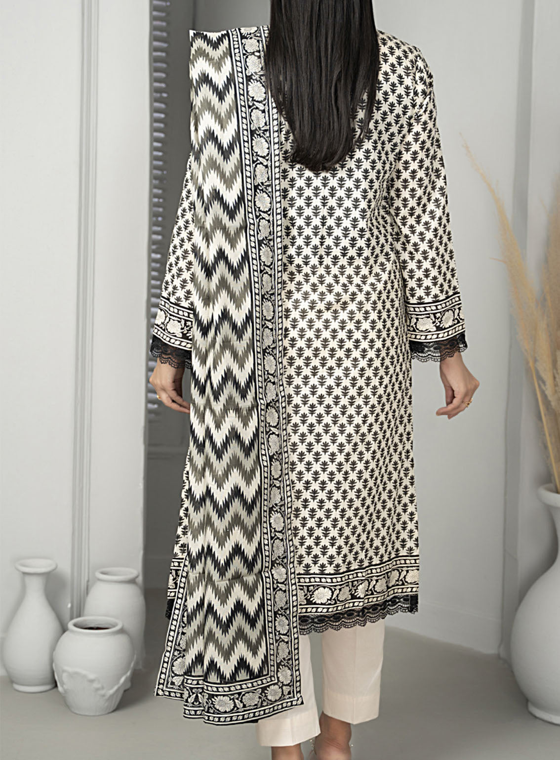 Sufinas By VS Textile Printed Lawn Black & White 3 Piece Unstitched Suit VS24S B&W D-518 Sufinas By VS Textile Printed Lawn Black & White 3 Piece Unstitched Suit VS24S B&W D-518
