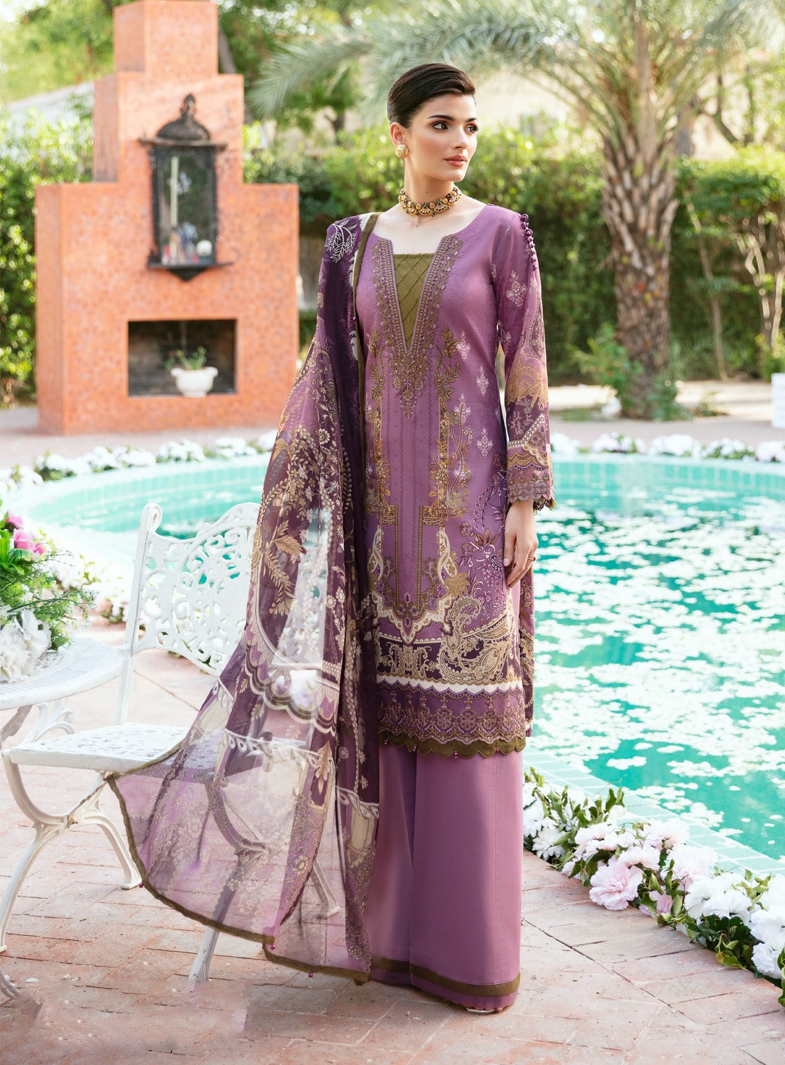 Summer Glow By Gulaal Embroidered Lawn 3 Piece Unstitched Suit GL24SG D-03 ESMERAY Summer Glow By Gulaal Embroidered Lawn 3 Piece Unstitched Suit GL24SG D-03 ESMERAY