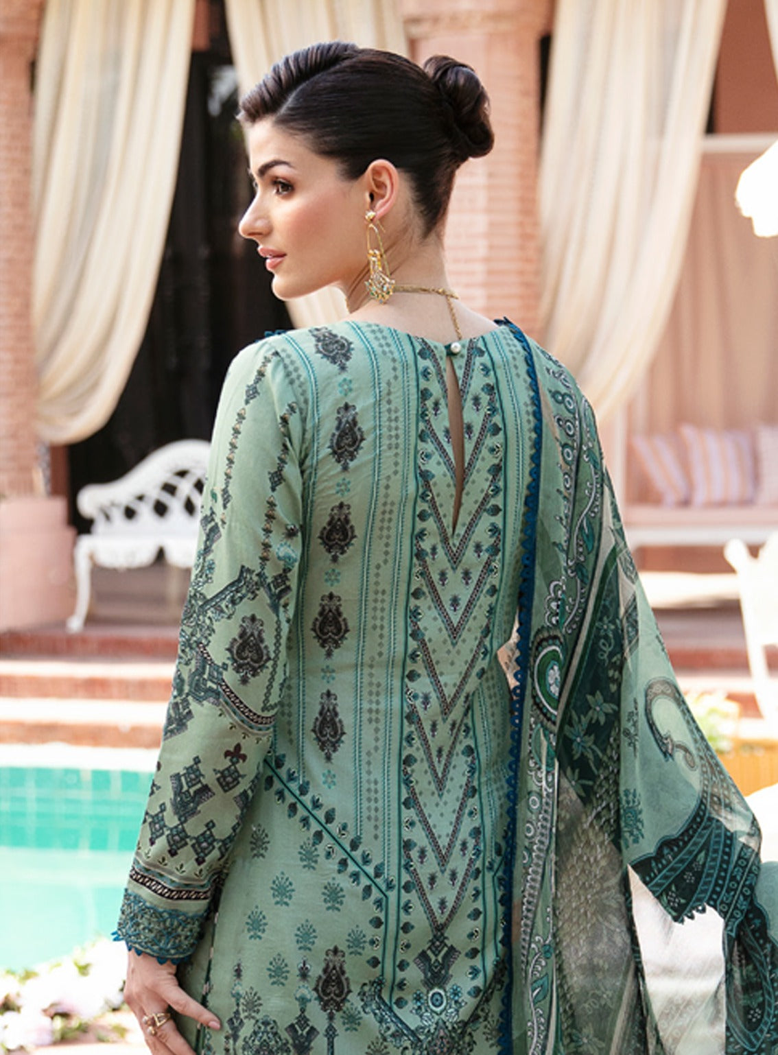Summer Glow By Gulaal Embroidered Lawn 3 Piece Unstitched Suit GL24SG D-05 ANADIYA Summer Glow By Gulaal Embroidered Lawn 3 Piece Unstitched Suit GL24SG D-05 ANADIYA