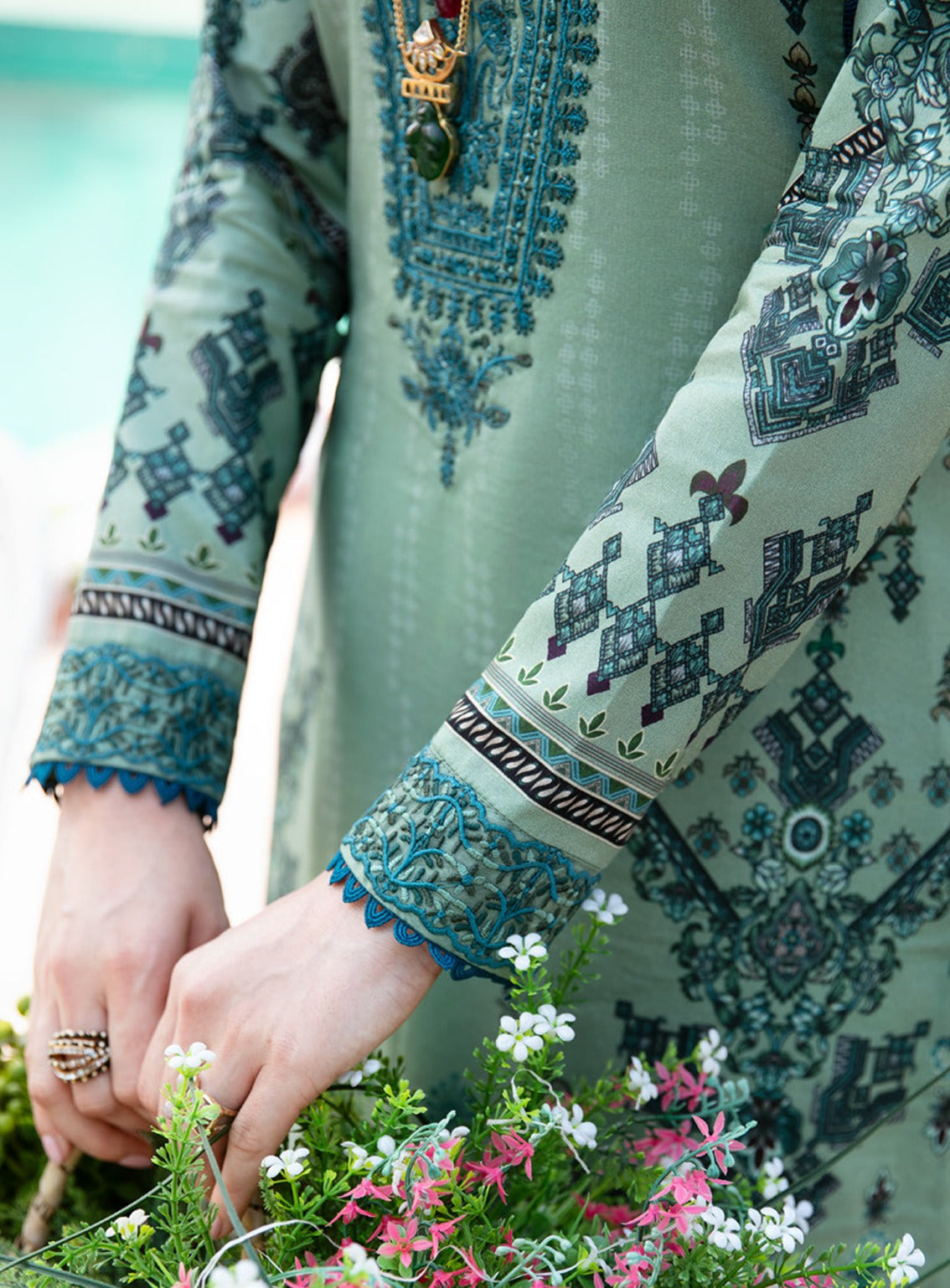 Summer Glow By Gulaal Embroidered Lawn 3 Piece Unstitched Suit GL24SG D-05 ANADIYA Summer Glow By Gulaal Embroidered Lawn 3 Piece Unstitched Suit GL24SG D-05 ANADIYA