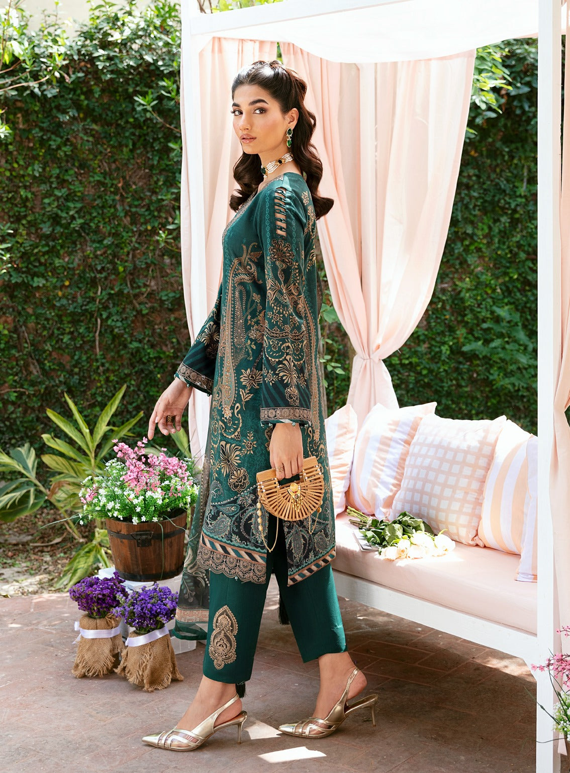Summer Glow By Gulaal Embroidered Lawn 3 Piece Unstitched Suit GL24SG D-08 EMMELINE Summer Glow By Gulaal Embroidered Lawn 3 Piece Unstitched Suit GL24SG D-08 EMMELINE