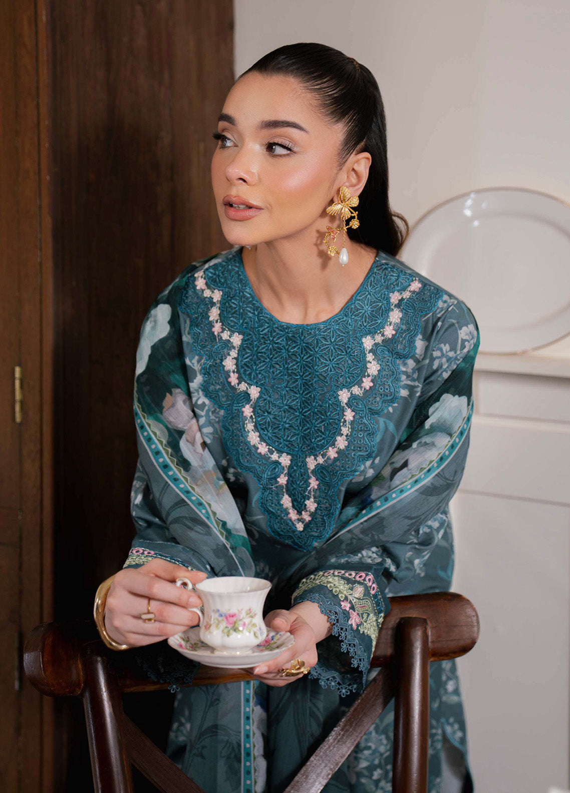 Summer Line-II By Neeshay Embroidered Lawn 3 Piece Unstitched Suit NE25SLV2 D-BOTANIC FLOW Summer Line-II By Neeshay Embroidered Lawn 3 Piece Unstitched Suit NE25SLV2 D-BOTANIC FLOW