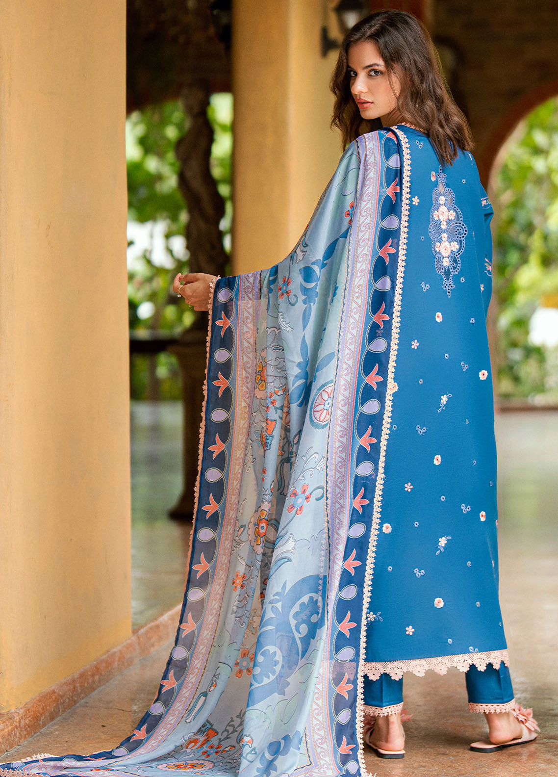 Summer Reverie By Roheenaz Embroidered Lawn 3 Piece Unstitched Suit RNZ25SRLL D-1A ISORIA Summer Reverie By Roheenaz Embroidered Lawn 3 Piece Unstitched Suit RNZ25SRLL D-1A ISORIA