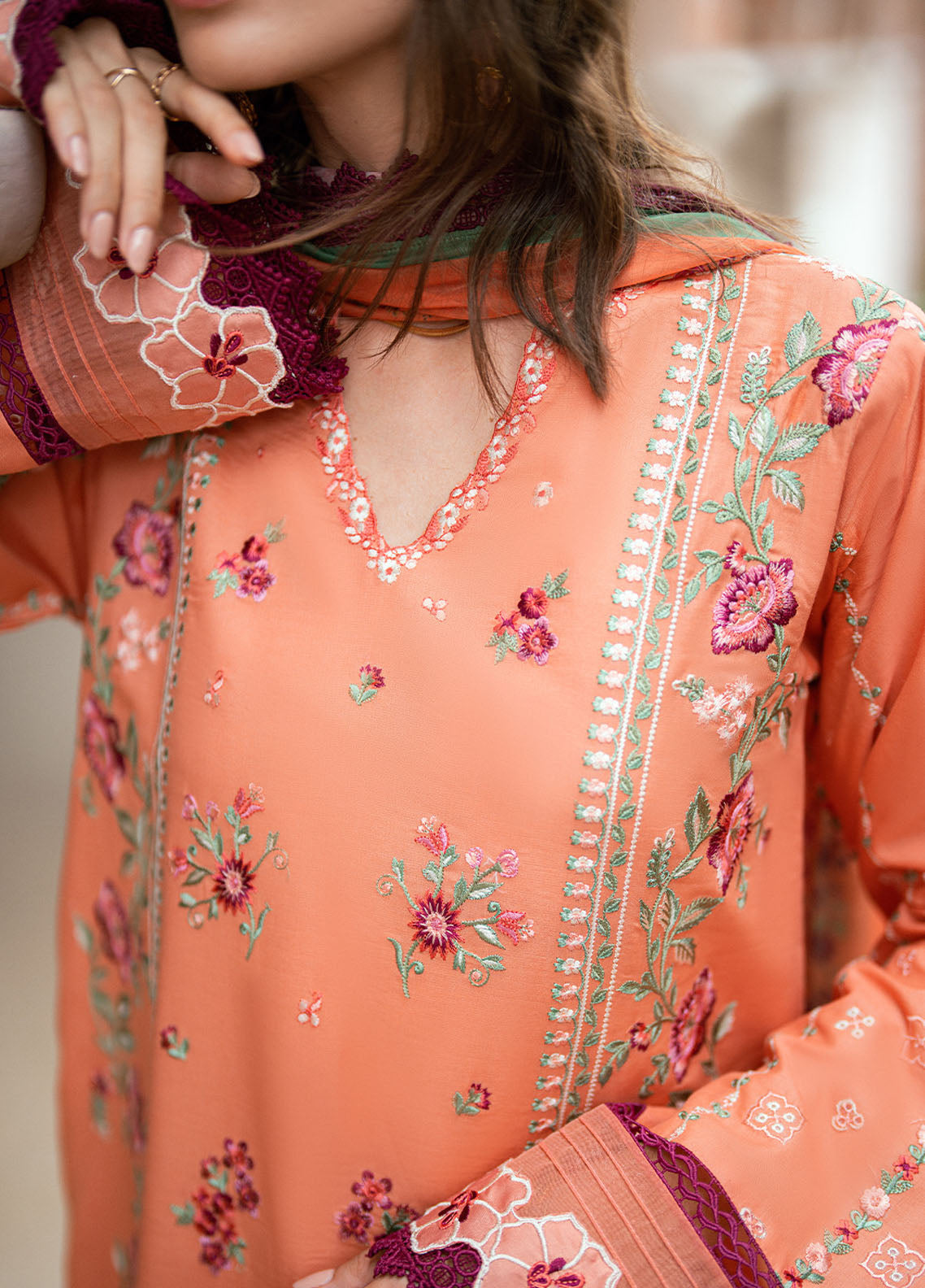Summer Reverie By Roheenaz Embroidered Lawn 3 Piece Unstitched Suit RNZ25SRLL D-2B ORELIA Summer Reverie By Roheenaz Embroidered Lawn 3 Piece Unstitched Suit RNZ25SRLL D-2B ORELIA