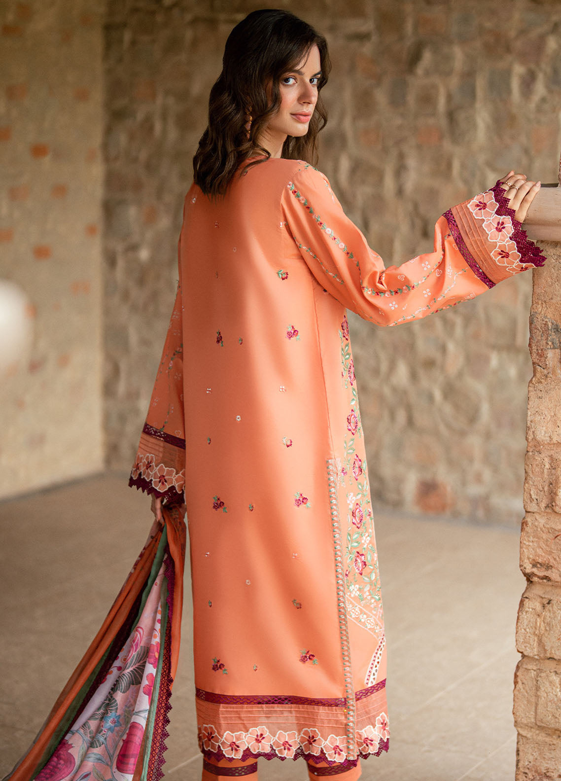 Summer Reverie By Roheenaz Embroidered Lawn 3 Piece Unstitched Suit RNZ25SRLL D-2B ORELIA Summer Reverie By Roheenaz Embroidered Lawn 3 Piece Unstitched Suit RNZ25SRLL D-2B ORELIA