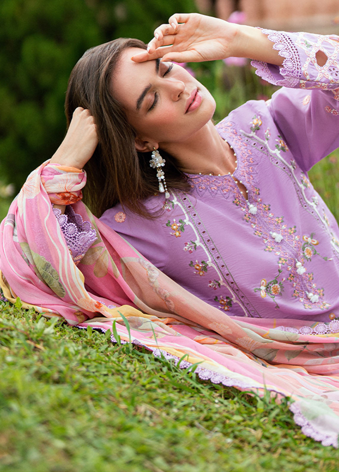 Summer Reverie By Roheenaz Embroidered Lawn 3 Piece Unstitched Suit RNZ25SRLL D-3A WISTERIA Summer Reverie By Roheenaz Embroidered Lawn 3 Piece Unstitched Suit RNZ25SRLL D-3A WISTERIA