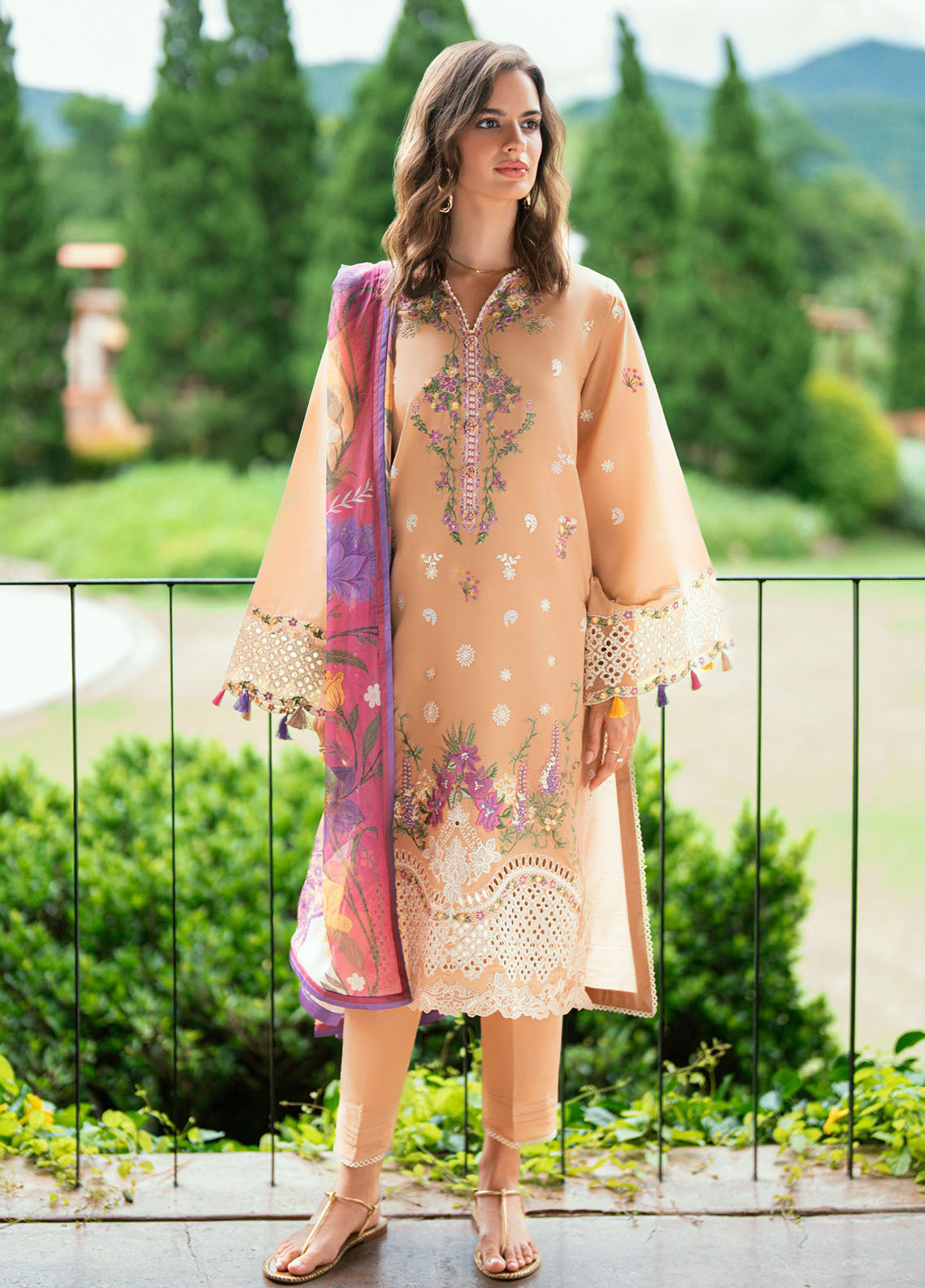 Summer Reverie By Roheenaz Embroidered Lawn 3 Piece Unstitched Suit RNZ25SRLL D-5A ELARIS Summer Reverie By Roheenaz Embroidered Lawn 3 Piece Unstitched Suit RNZ25SRLL D-5A ELARIS