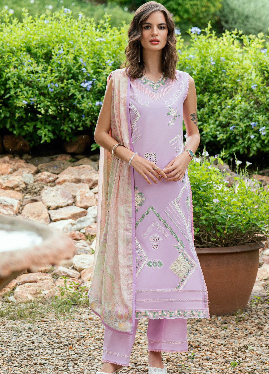 Summer Reverie By Roheenaz Embroidered Lawn 3 Piece Unstitched Suit RNZ25SRLL D-6B MIRIELLE Summer Reverie By Roheenaz Embroidered Lawn 3 Piece Unstitched Suit RNZ25SRLL D-6B MIRIELLE