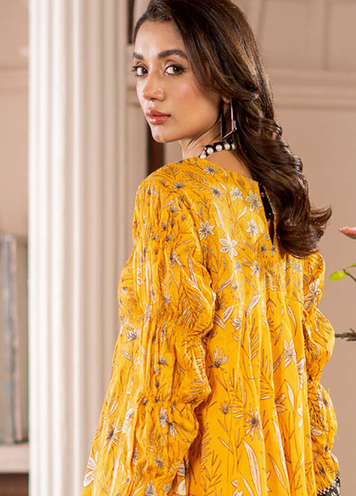 Sunshine Bloom By Alzohaib Chikankari Lawn 3 Piece Unstitched Suit AZ25SBEC D-03 Sunshine Bloom By Alzohaib Chikankari Lawn 3 Piece Unstitched Suit AZ25SBEC D-03