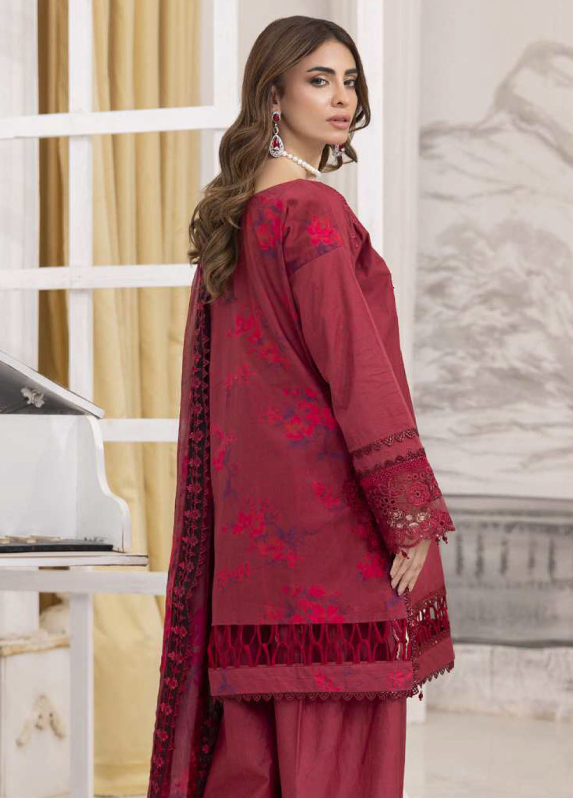 Sunshine Bloom By Alzohaib Chikankari Sequins 3 Piece Unstitched Suit AZ25SSBPV2 D-SPE-02 Sunshine Bloom By Alzohaib Chikankari Sequins 3 Piece Unstitched Suit AZ25SSBPV2 D-SPE-02