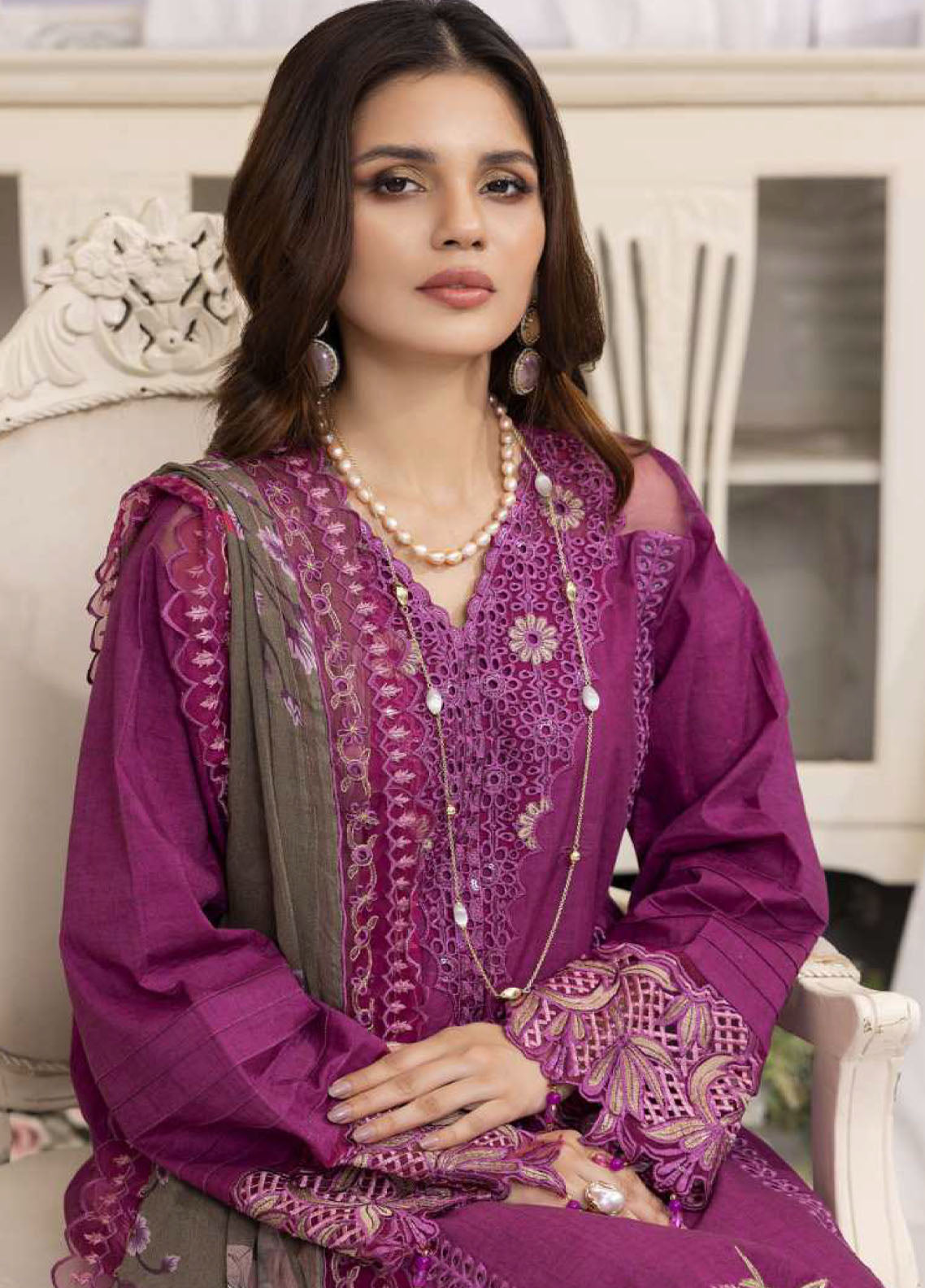Sunshine Bloom By Alzohaib Chikankari Sequins 3 Piece Unstitched Suit AZ25SSBPV2 D-SPE-06 Sunshine Bloom By Alzohaib Chikankari Sequins 3 Piece Unstitched Suit AZ25SSBPV2 D-SPE-06