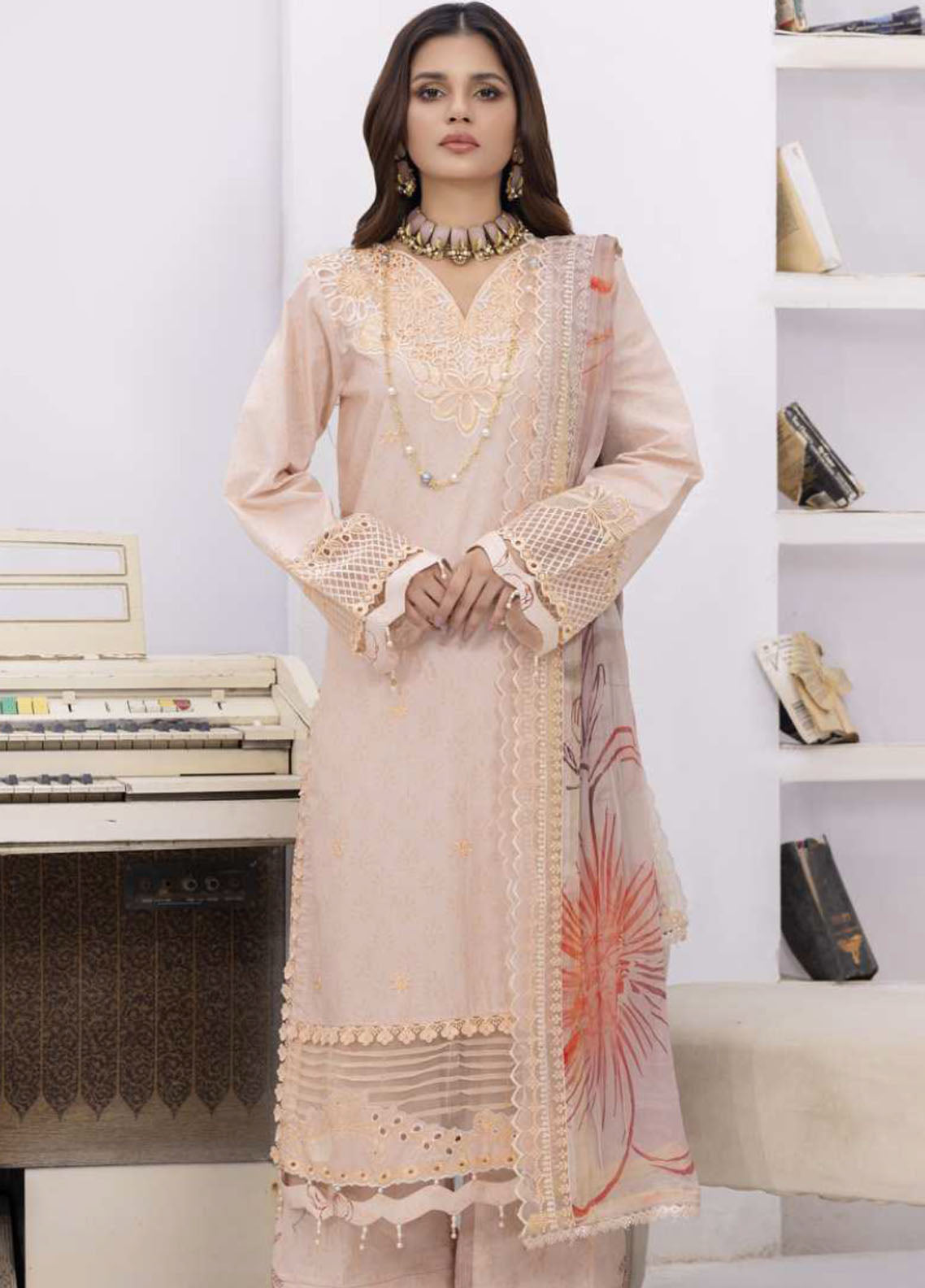 Sunshine Bloom By Alzohaib Chikankari Sequins 3 Piece Unstitched Suit AZ25SSBPV2 D-SPE-08 Sunshine Bloom By Alzohaib Chikankari Sequins 3 Piece Unstitched Suit AZ25SSBPV2 D-SPE-08