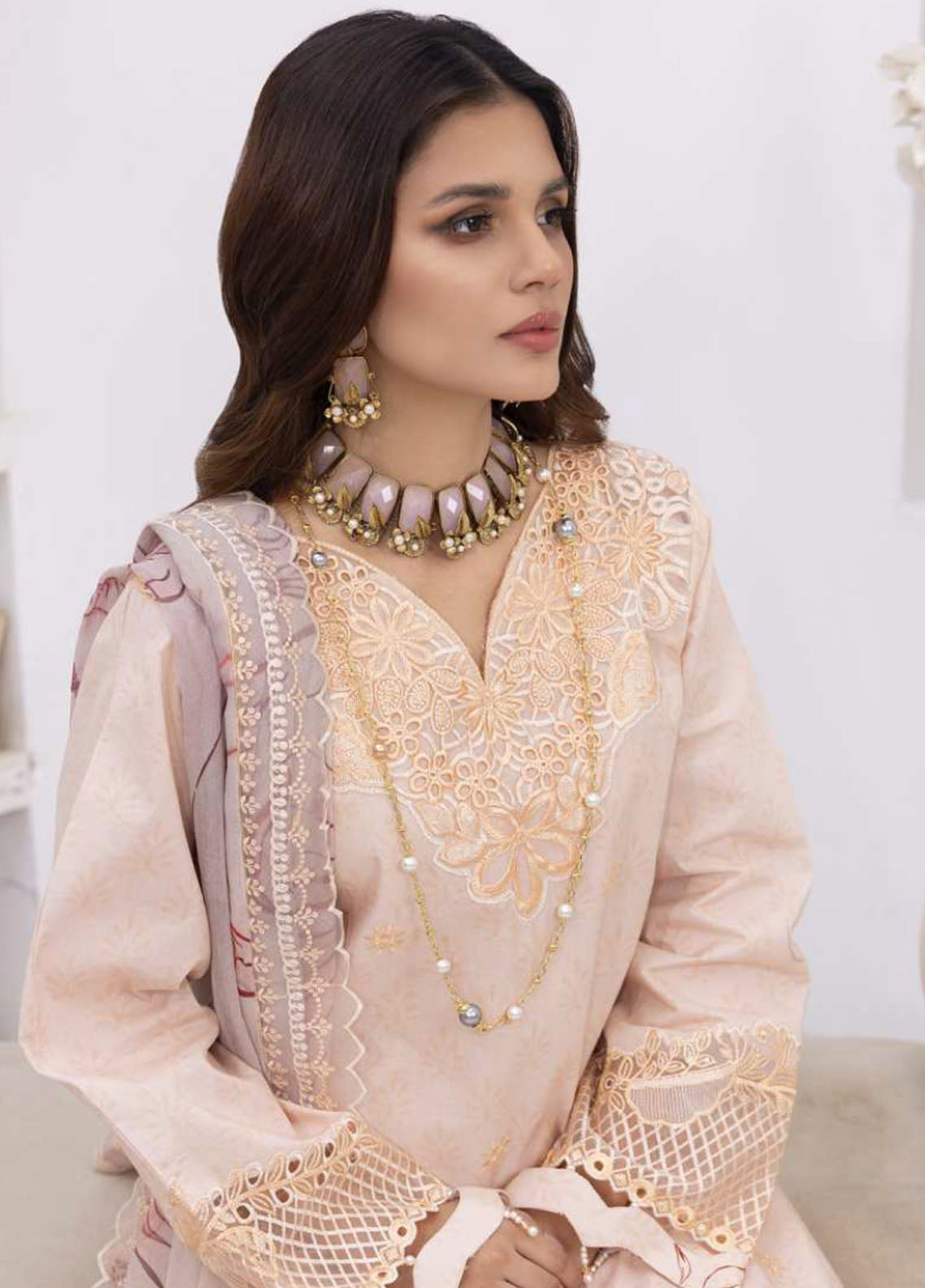 Sunshine Bloom By Alzohaib Chikankari Sequins 3 Piece Unstitched Suit AZ25SSBPV2 D-SPE-08 Sunshine Bloom By Alzohaib Chikankari Sequins 3 Piece Unstitched Suit AZ25SSBPV2 D-SPE-08