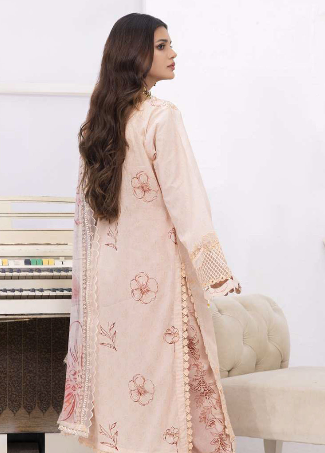 Sunshine Bloom By Alzohaib Chikankari Sequins 3 Piece Unstitched Suit AZ25SSBPV2 D-SPE-08 Sunshine Bloom By Alzohaib Chikankari Sequins 3 Piece Unstitched Suit AZ25SSBPV2 D-SPE-08