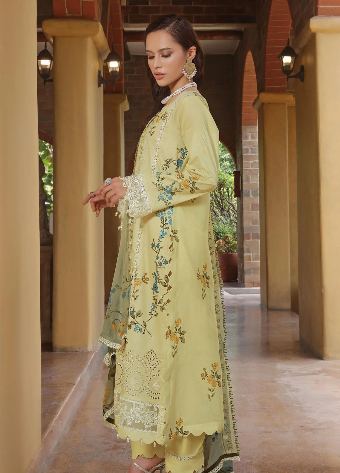 Sunshine Bloom By Alzohaib Premium Chikankari Lawn 3 Piece Unstitched Suit AZ25SSBV2 D-SBE2-02 Sunshine Bloom By Alzohaib Premium Chikankari Lawn 3 Piece Unstitched Suit AZ25SSBV2 D-SBE2-02