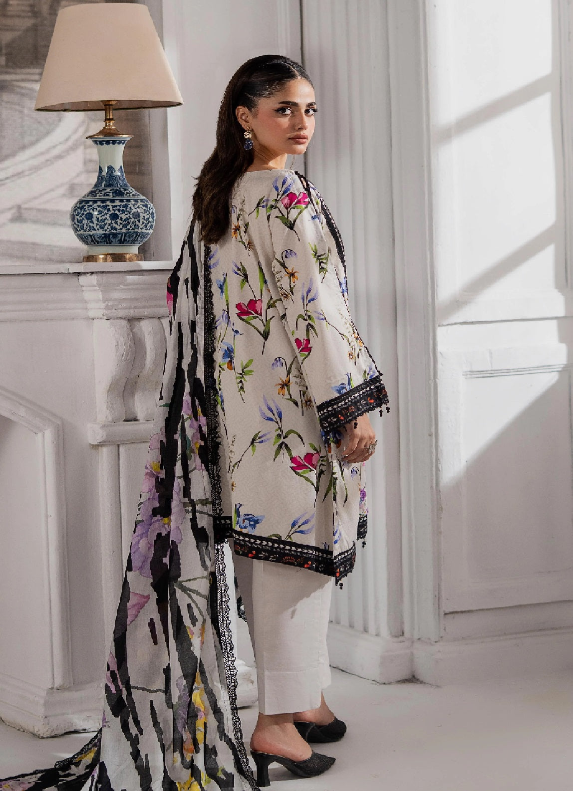 Sunshine Bloom By Alzohaib Printed Cotton Silk 3 Piece Unstitched Suit AZ25SSBW D-CSE-08 Sunshine Bloom By Alzohaib Printed Cotton Silk 3 Piece Unstitched Suit AZ25SSBW D-CSE-08