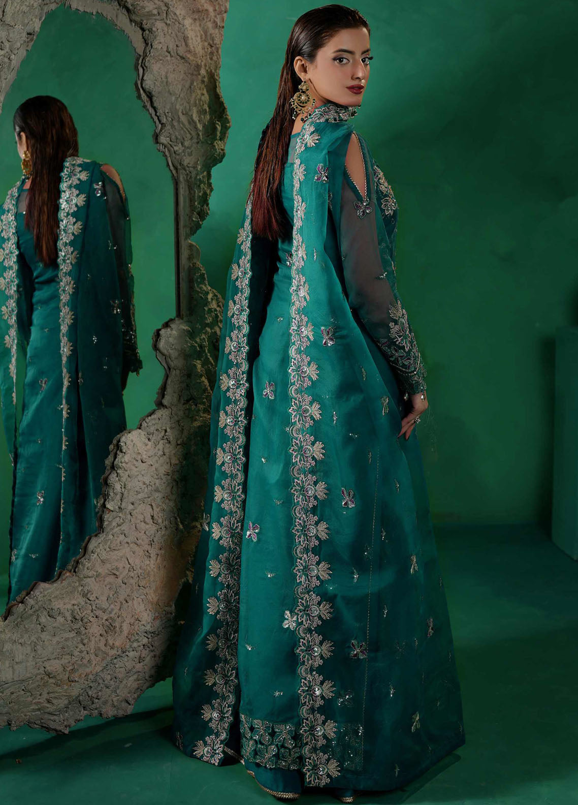 Tabeer By Maryam's Luxury Embroidered Organza 3 Piece Unstitched Suit MY26TLV2 D-TBR-8016 AYLANA Tabeer By Maryam's Luxury Embroidered Organza 3 Piece Unstitched Suit MY26TLV2 D-TBR-8016 AYLANA