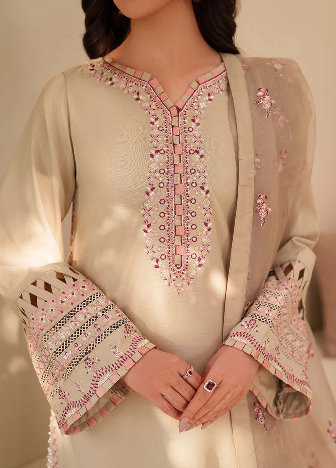Tabeer By Zarif Embroidered Raw Silk 3 Piece Unstitched Suit ZF26TTSE D-ZE-TS-06 RAAG Tabeer By Zarif Embroidered Raw Silk 3 Piece Unstitched Suit ZF26TTSE D-ZE-TS-06 RAAG