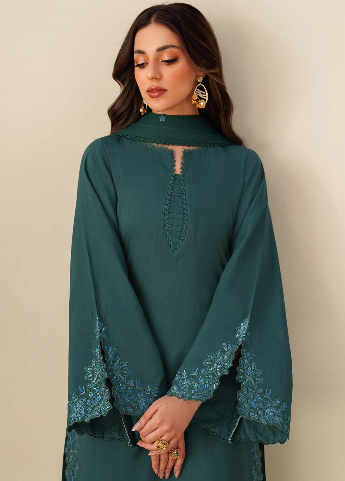Tabeer By Zarif Embroidered Raw Silk 3 Piece Unstitched Suit ZF26TTSE D-ZE-TS-07 SAWERA Tabeer By Zarif Embroidered Raw Silk 3 Piece Unstitched Suit ZF26TTSE D-ZE-TS-07 SAWERA